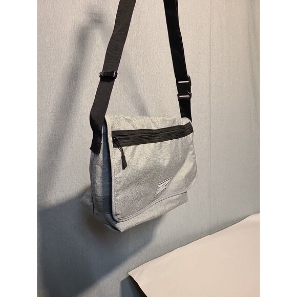 GILA River grey crossbody messenger bag. Pin Striped Liner Pink /white - Picture 3 of 12